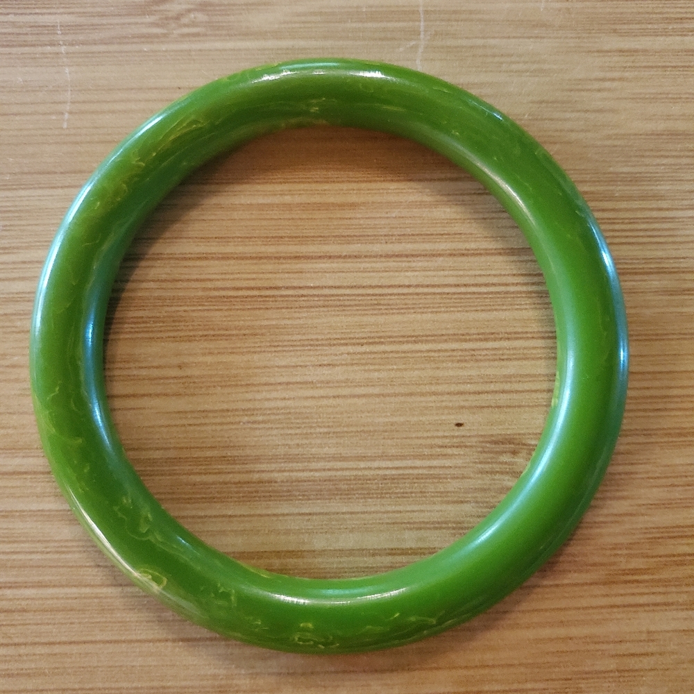 Vintage Green Apple Bakelite Bangle